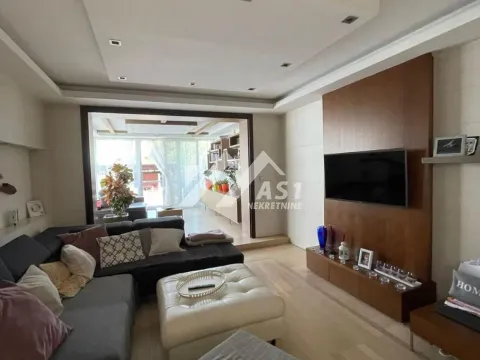 Izdavanje, kuća, 190m², Lipov gaj, Novi Sad Sve Podlokacije - image 1