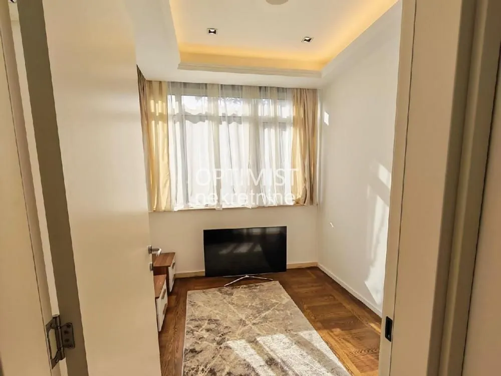 Rent, four bedroom apartment, 148m², Savski Venac, Beograd