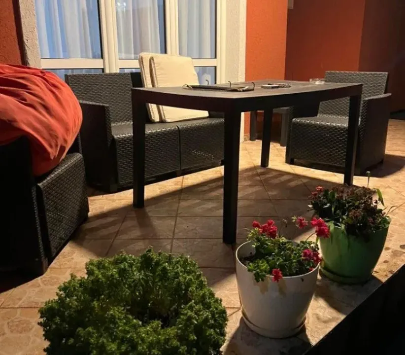 Izdavanje, dvosoban stan, 140m², Zaljevo, Bar