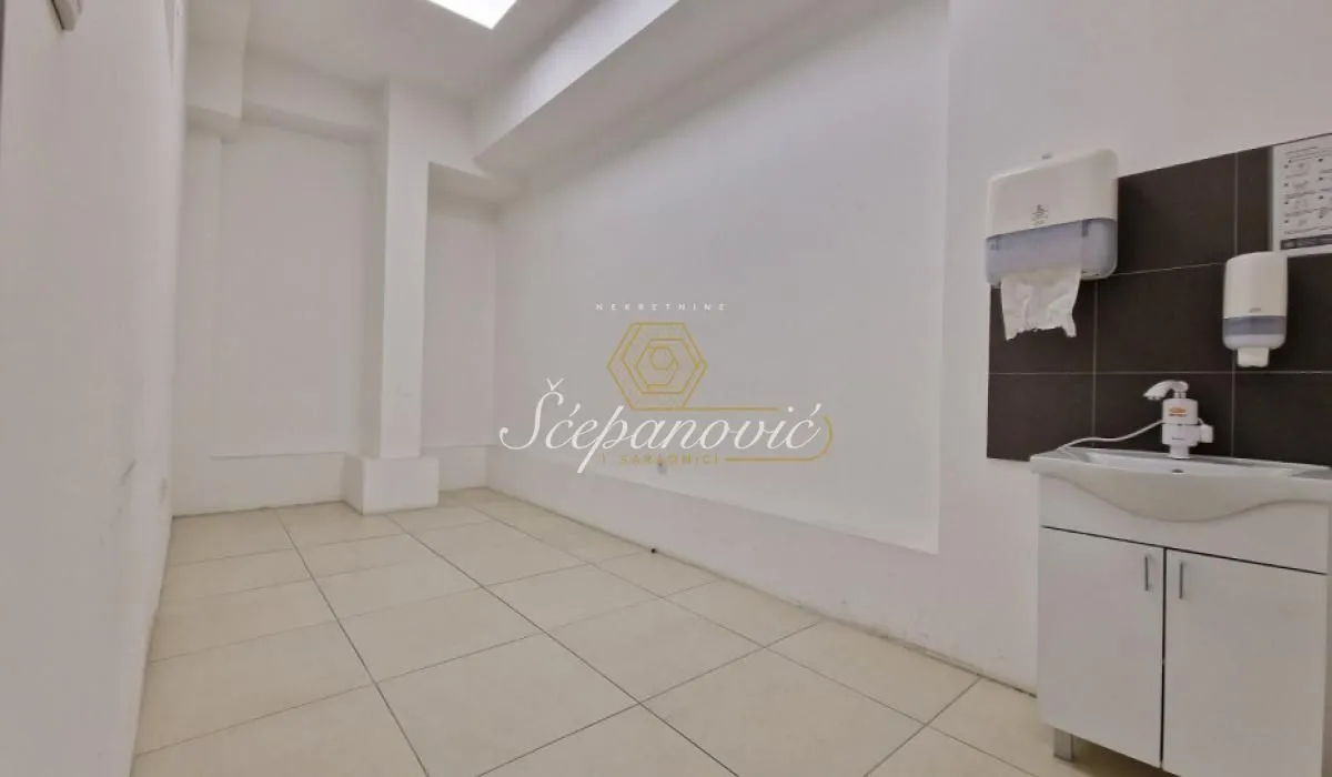 Sale, office space, 155m², Podbara, Novi Sad Sve Podlokacije