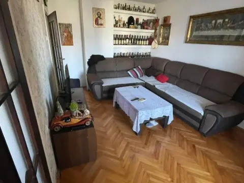 Prodaja, jednosoban stan, 61m², Stari Aerodrom, Podgorica - image 1