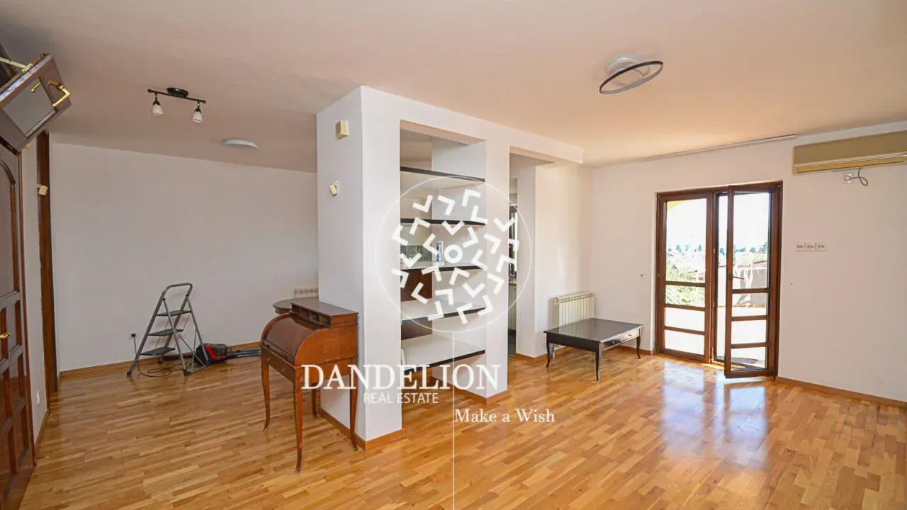Izdavanje, trosoban stan, 110m², Gorica C, Podgorica
