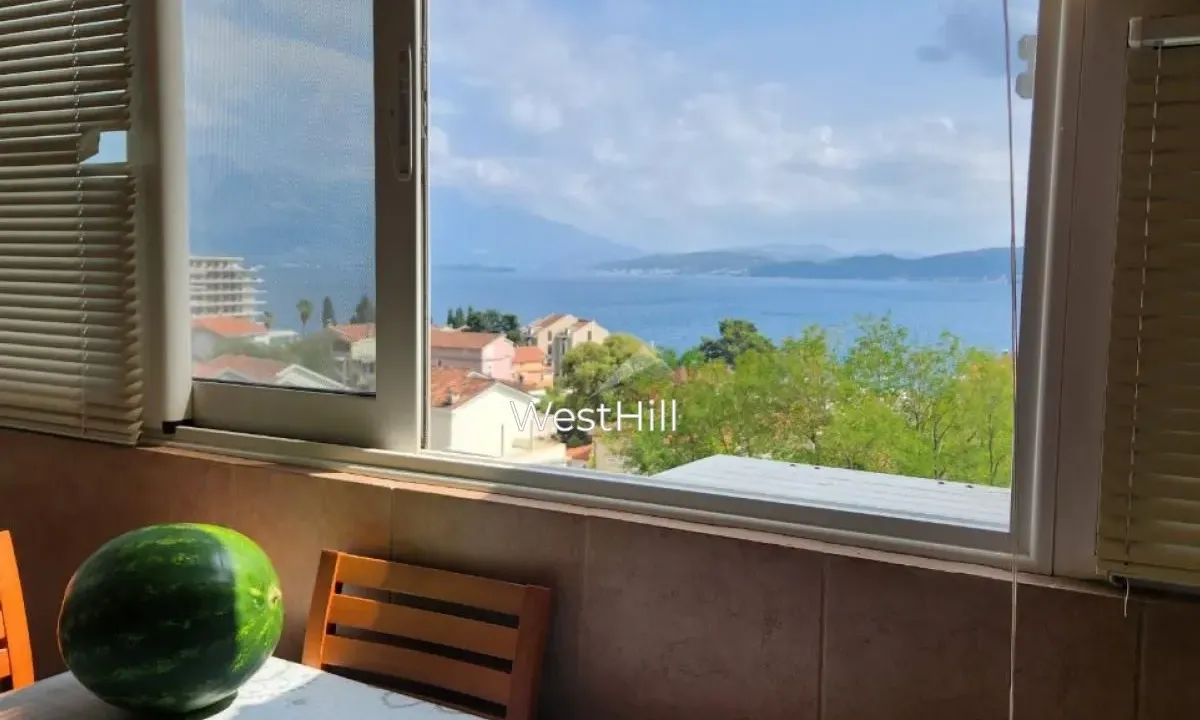 Prodaja, jednosoban stan, 40m², Baošići, Herceg Novi