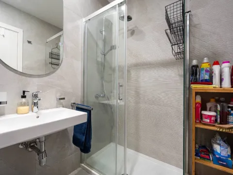 Rent, two bedroom apartment, 70m², Central Point, Podgorica - image 9