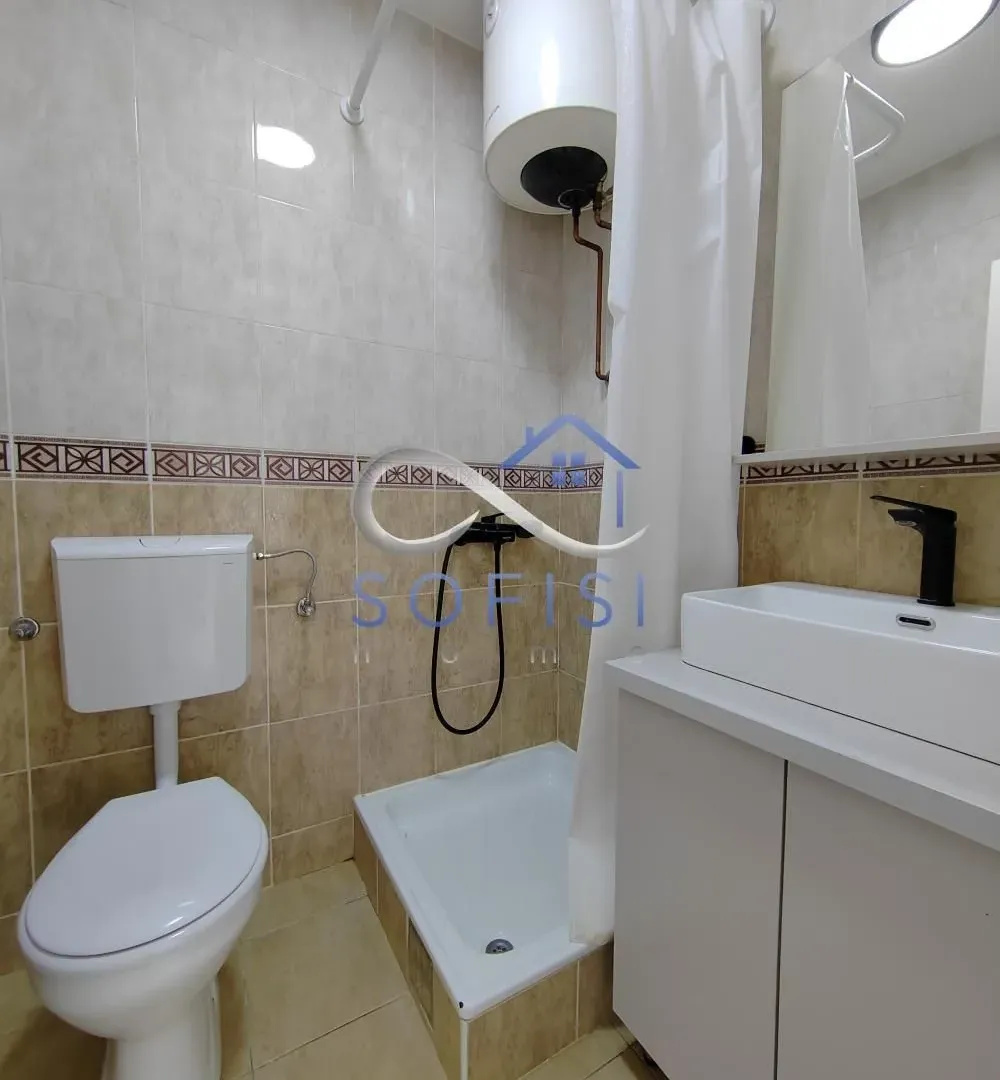 Izdavanje, trosoban stan, 70m², Centar, Novi Sad