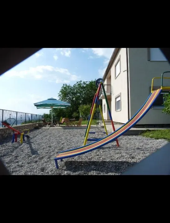 Rent, house, 200m², Kuče, Podgorica