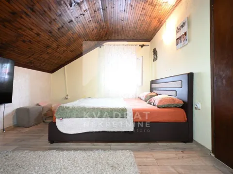Sale, house, 225m², Tološi, Podgorica - image 9