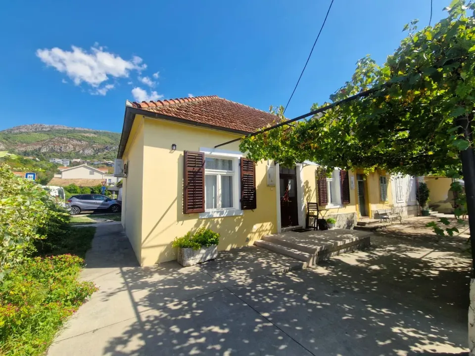 Rent, two bedroom apartment, 75m², Tivat, Crna Gora