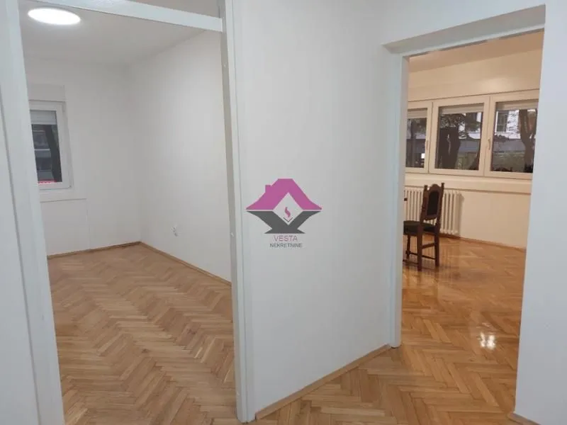 Izdavanje, trosoban stan, 68m², Poštanska Štedionica, Palilula Sve Podlokacije