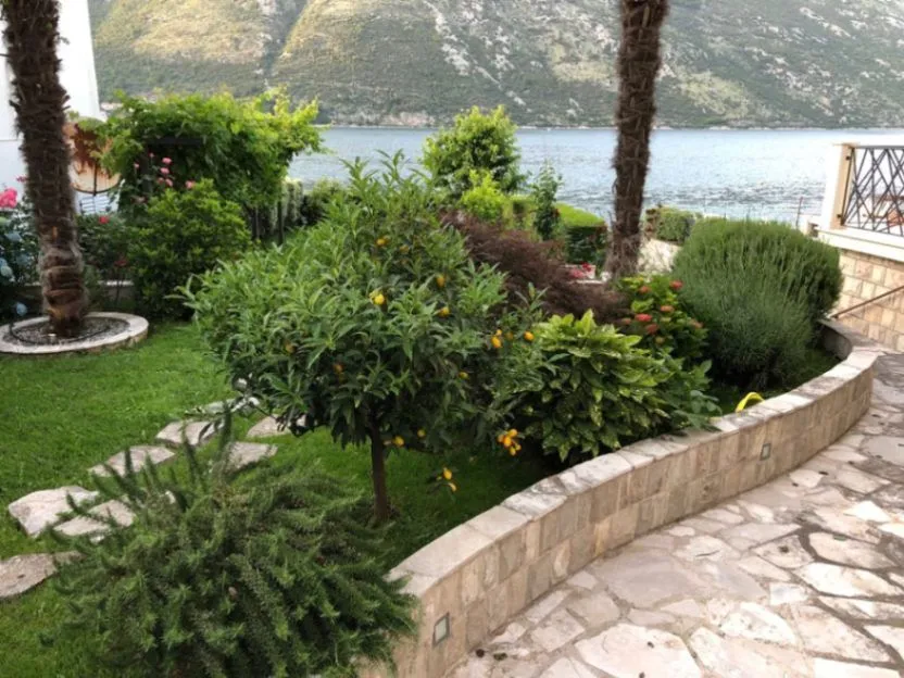 Sale, house, 280m², Stoliv, Kotor