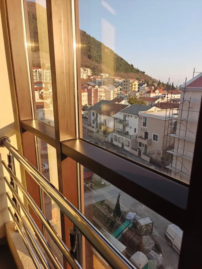 Prodaja, jednosoban stan, 49m², Podkošljun, Budva