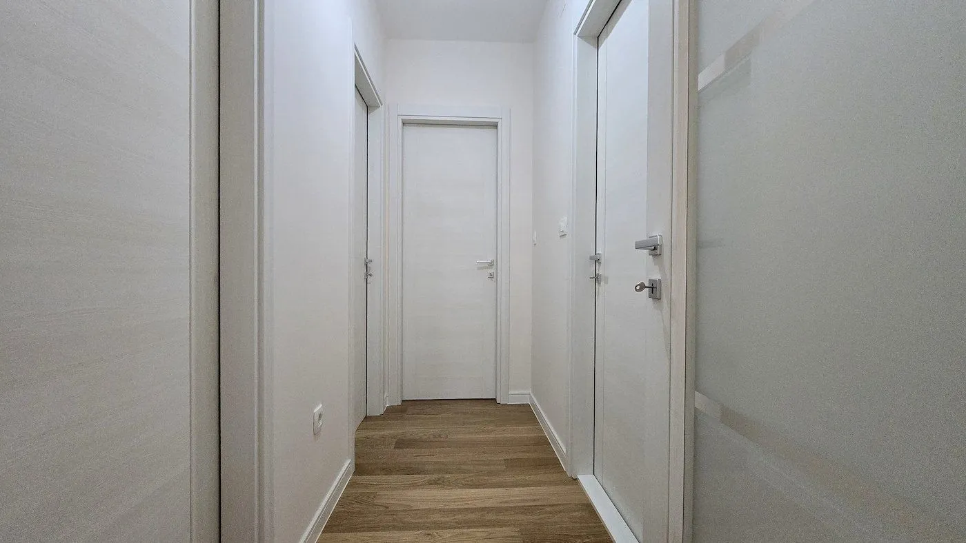 Rent, office space, 93m², Central Point, Podgorica