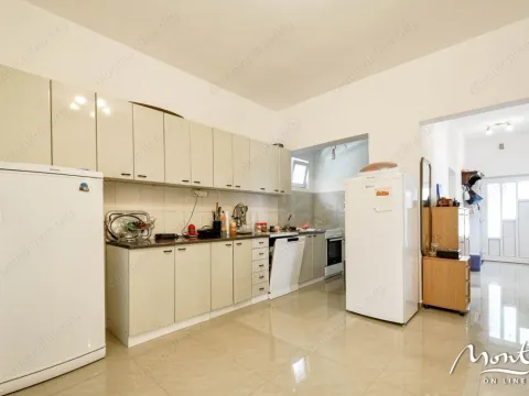 Prodaja, trosoban stan, 116m², Tivat, Crna Gora - image 9