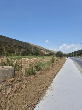 Pogled na zemljište pored puta i trotoara. - image 8