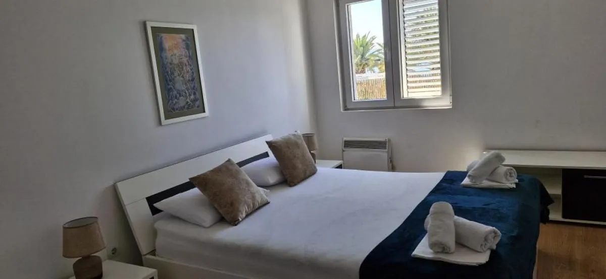 Rent, two bedroom apartment, 80m², Tivat, Crna Gora