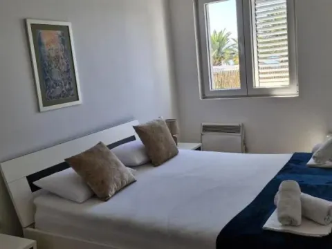 Izdavanje, dvosoban stan, 80m², Tivat, Crna Gora - image 6