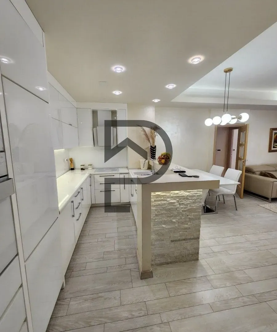 Prodaja, dvosoban stan, 80m², Rozino, Budva