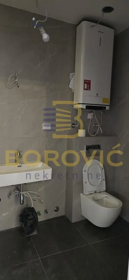 Prodaja, trosoban stan, 68m², Olimp, Zvezdara Sve Podlokacije