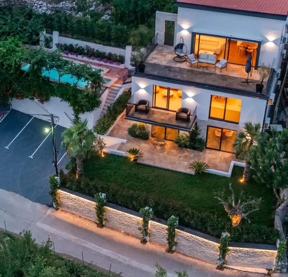 Sale, house, 300m², Markovići, Budva