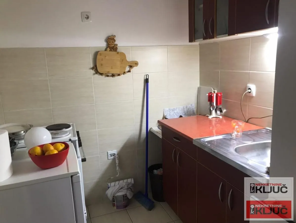 Izdavanje, garsonjera, 25m², Grbavica, Novi Sad Sve Podlokacije