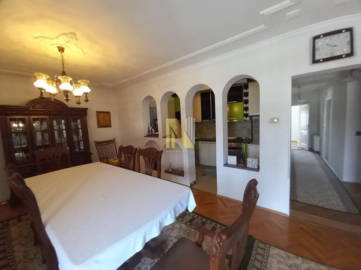 Prodaja, kuća, 272m², Bela Palanka, Srbija