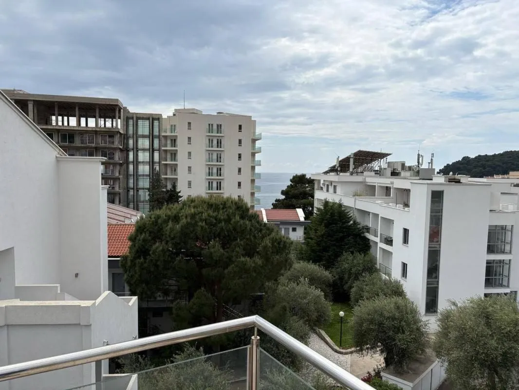 Sale, three bedroom apartment, 171m², Petrovac, Budva
