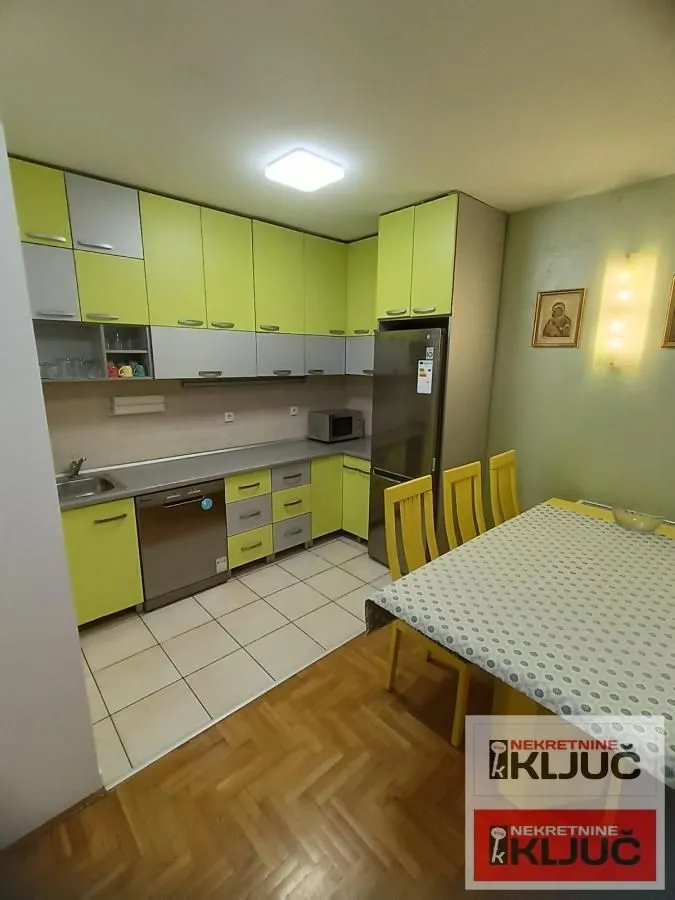 Prodaja, trosoban stan, 90m², Nova Detelinara, Novi Sad Sve Podlokacije