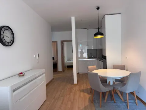 Rent, two bedroom apartment, 69m², Budva, Crna Gora - image 7