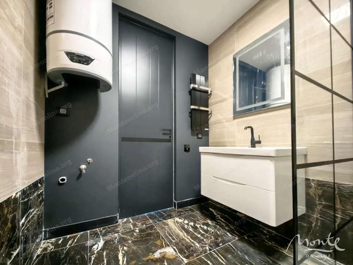Prodaja, trosoban stan, 111m², Vezirov Most, Podgorica