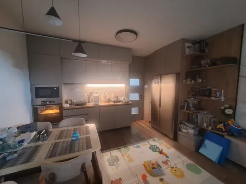 Prodaja, jednosoban stan, 45m², Stari Aerodrom, Podgorica - image 2