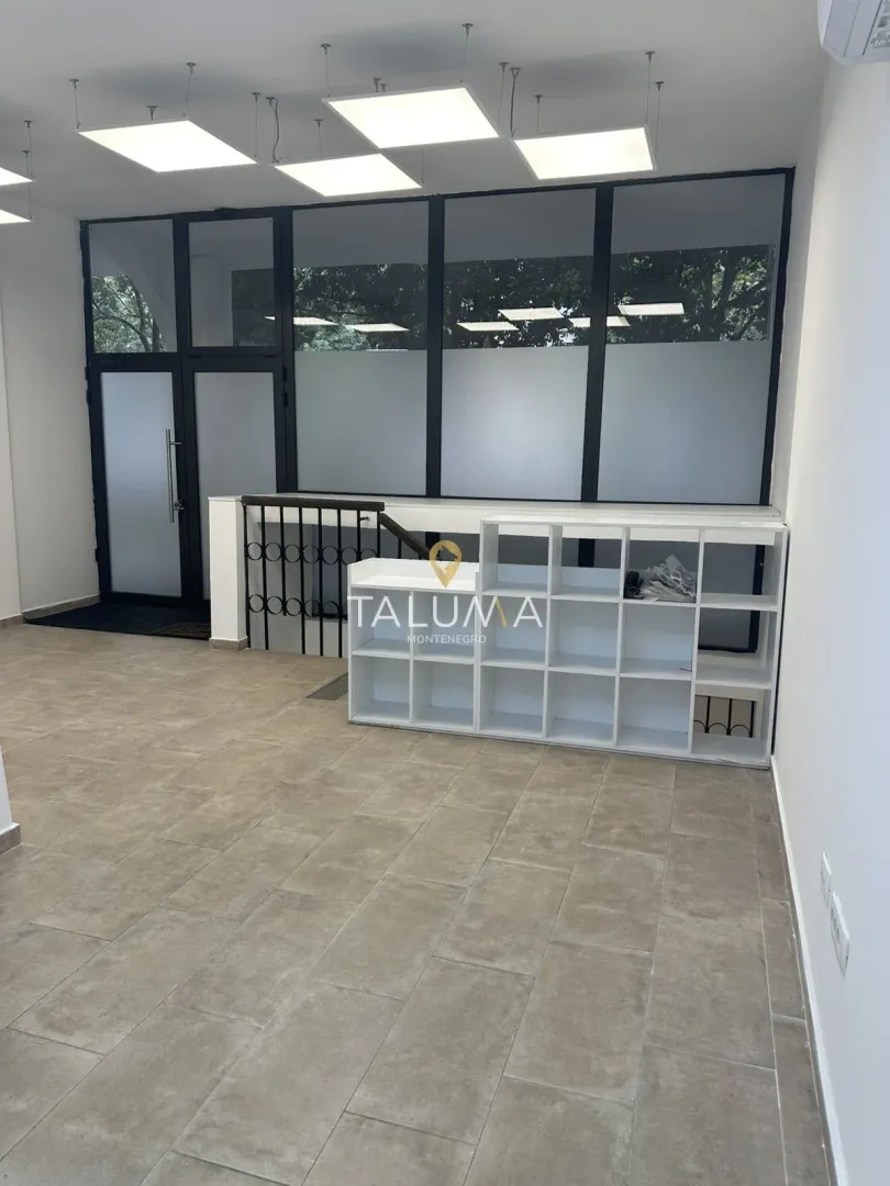 Rent, office space, 294m², Blok 5, Podgorica