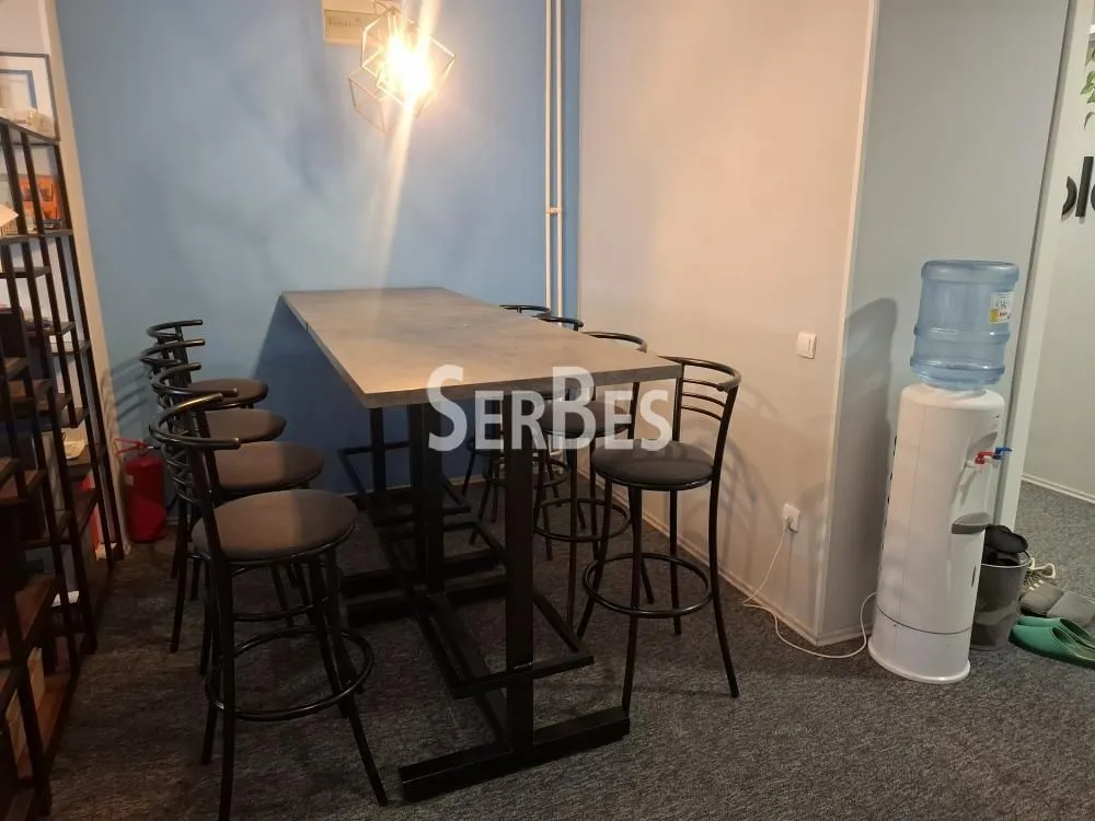 Izdavanje, četvorosoban stan, 120m², Grbavica, Novi Sad Sve Podlokacije