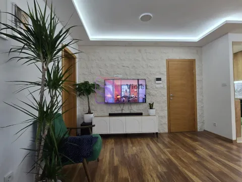 Prodaja, trosoban stan, 89m², Autobuska stanica, Podgorica - image 2