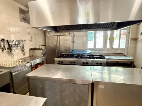 Izdavanje, poslovni prostor, 400m², Centar, Bar - image 15