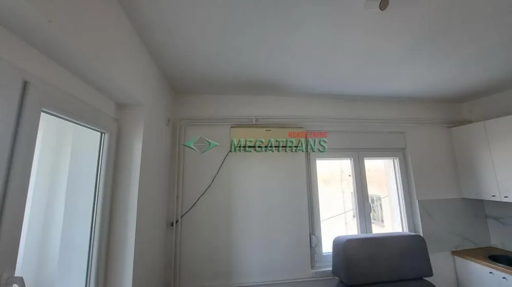 Izdavanje, stan, 26m², Centar, Novi Sad