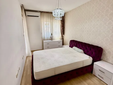 Izdavanje, trosoban stan, 100m², City Kvart, Podgorica - image 10
