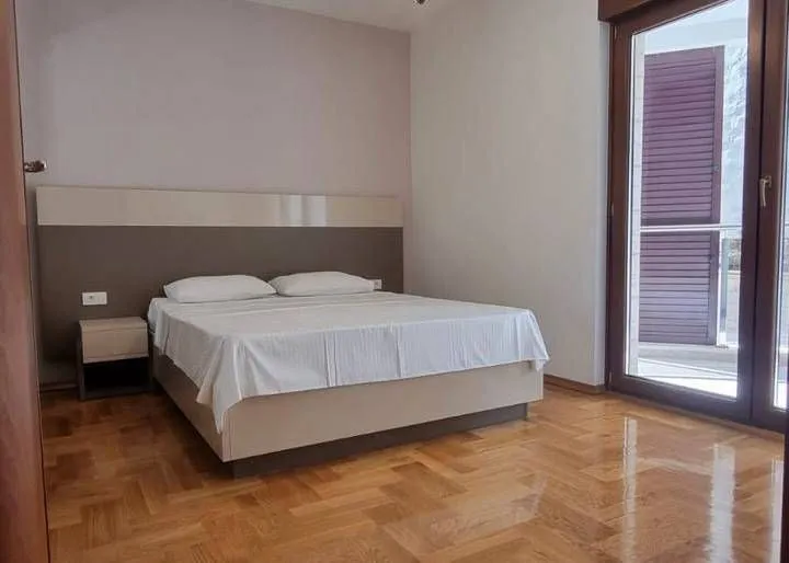 Sale, two bedroom apartment, 130m², Bečići, Budva