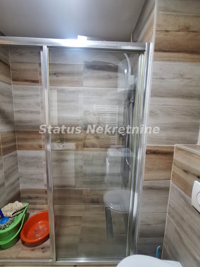 Izdavanje, garsonjera, 26m², Bulevar Oslobodjenja, Novi Sad Sve Podlokacije