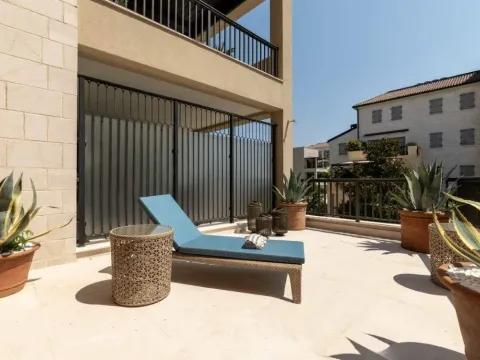 Sale, three bedroom apartment, 201m², Porto Montenegro, Tivat - image 26