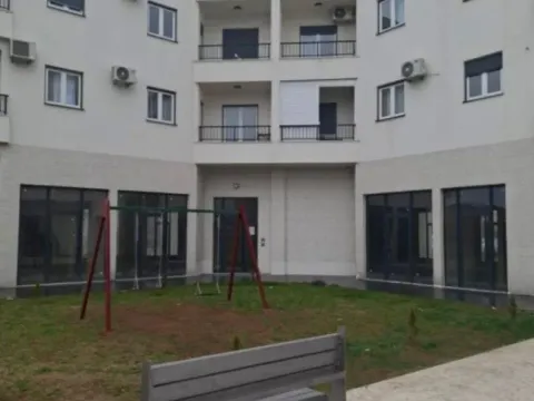 Izdavanje, jednosoban stan, 45m², Zagorič, Podgorica - image 11