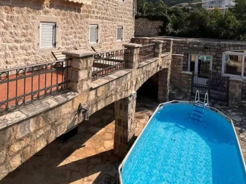 Prodaja, kuća, 243m², Reževići, Budva