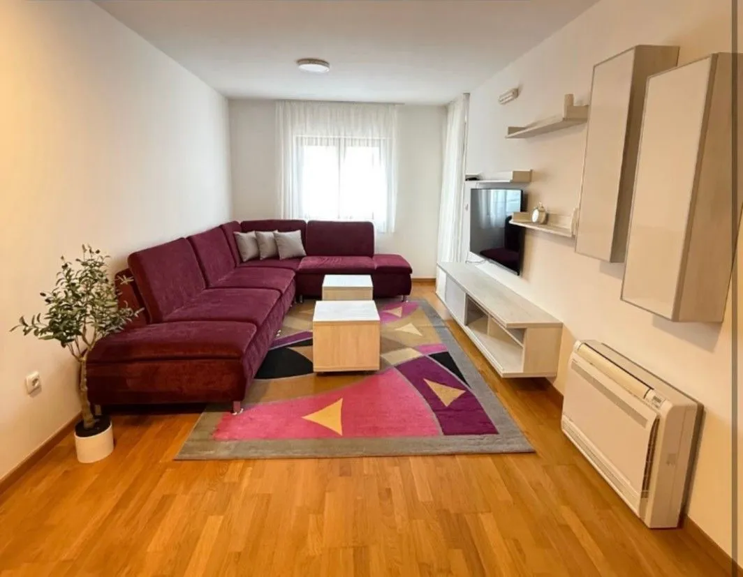 Izdavanje, jednosoban stan, 43m², Podgorica, Crna Gora