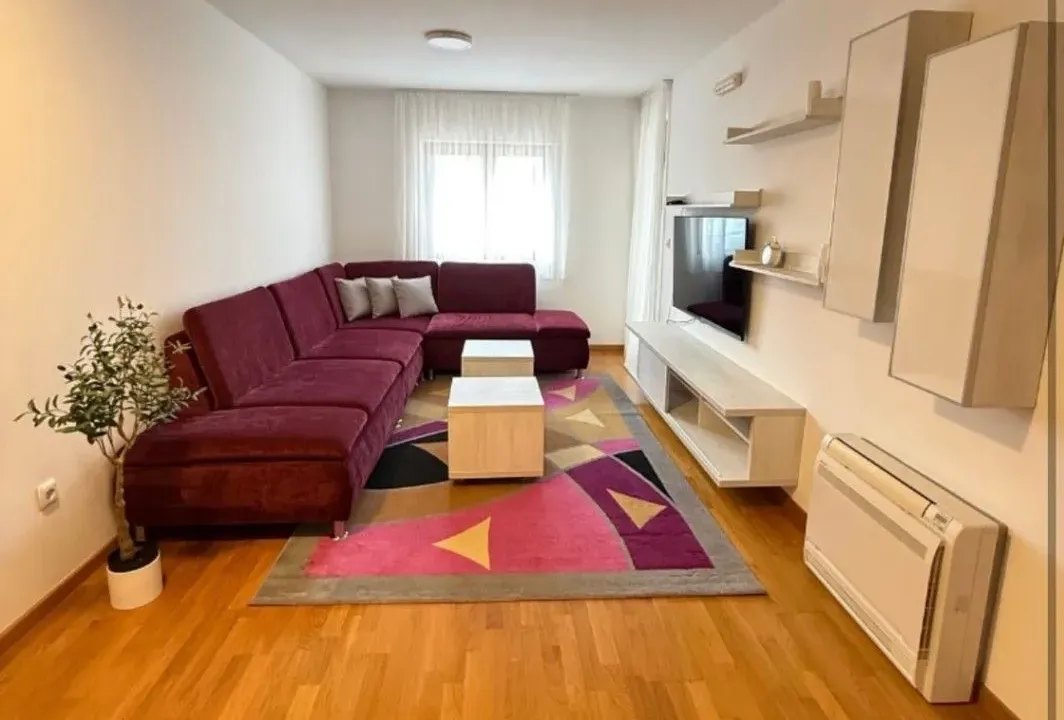 Izdavanje, jednosoban stan, 43m², Podgorica, Crna Gora