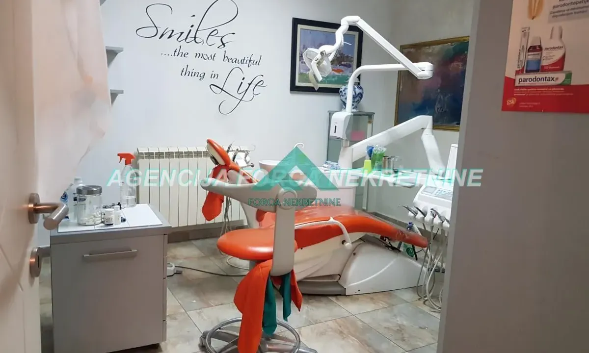 Izdavanje, poslovni prostor, 40m², Savski Venac, Beograd