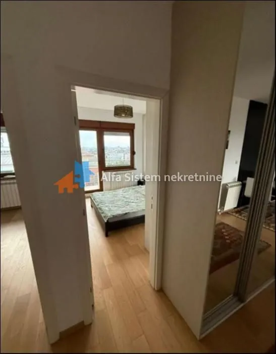 Izdavanje, trosoban stan, 73m², Vračar Sve Podlokacije, Beograd