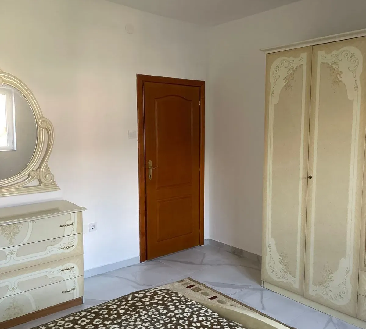 Rent, one bedroom apartment, 70m², Dumidran, Tivat