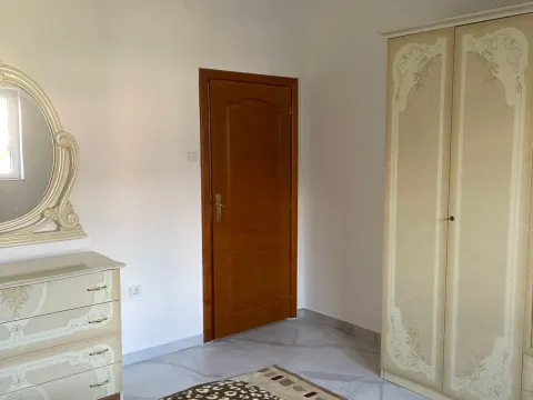 Izdavanje, jednosoban stan, 70m², Dumidran, Tivat - image 3