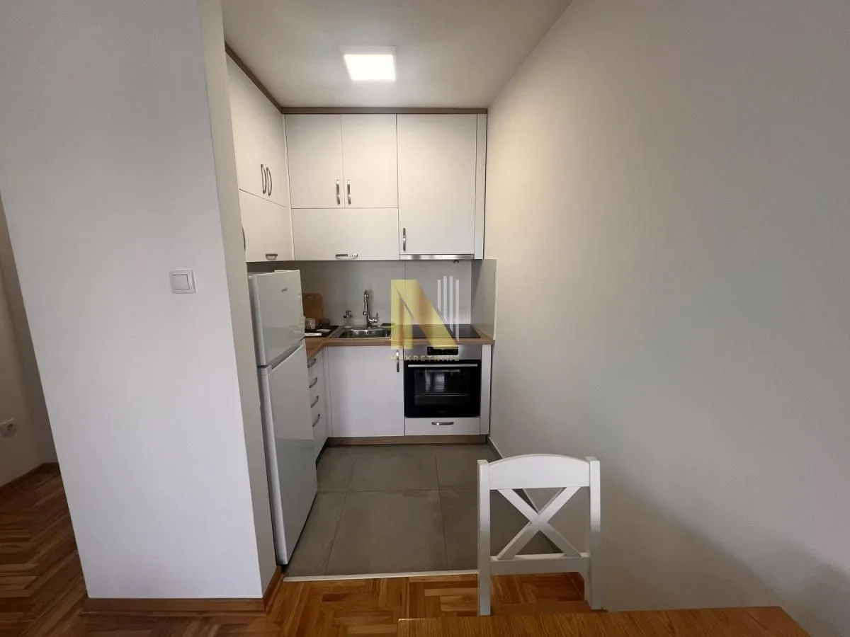 Izdavanje, jednosoban stan, 39m², Salajka, Novi Sad Sve Podlokacije