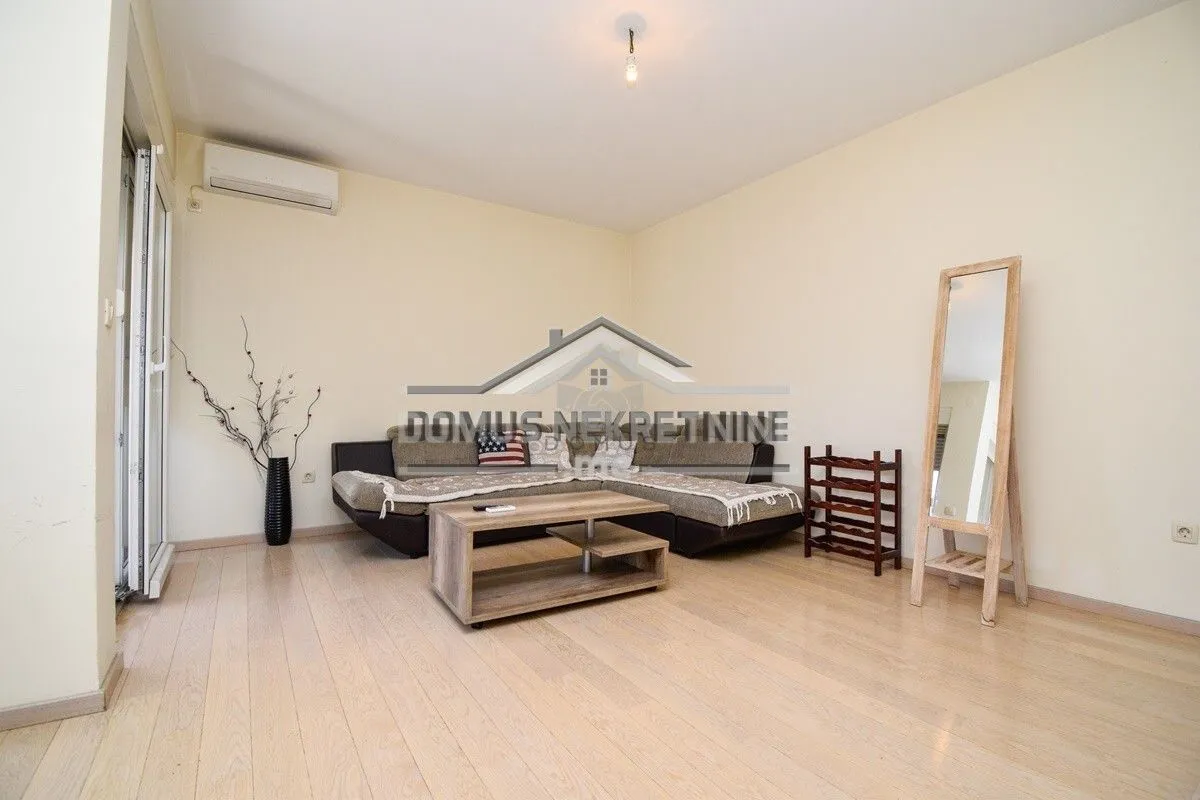 Izdavanje, dvosoban stan, 72m², City Kvart, Podgorica