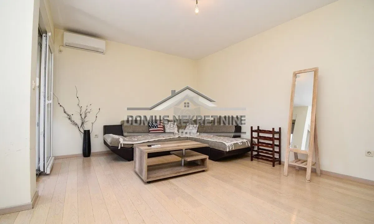 Izdavanje, dvosoban stan, 72m², City Kvart, Podgorica